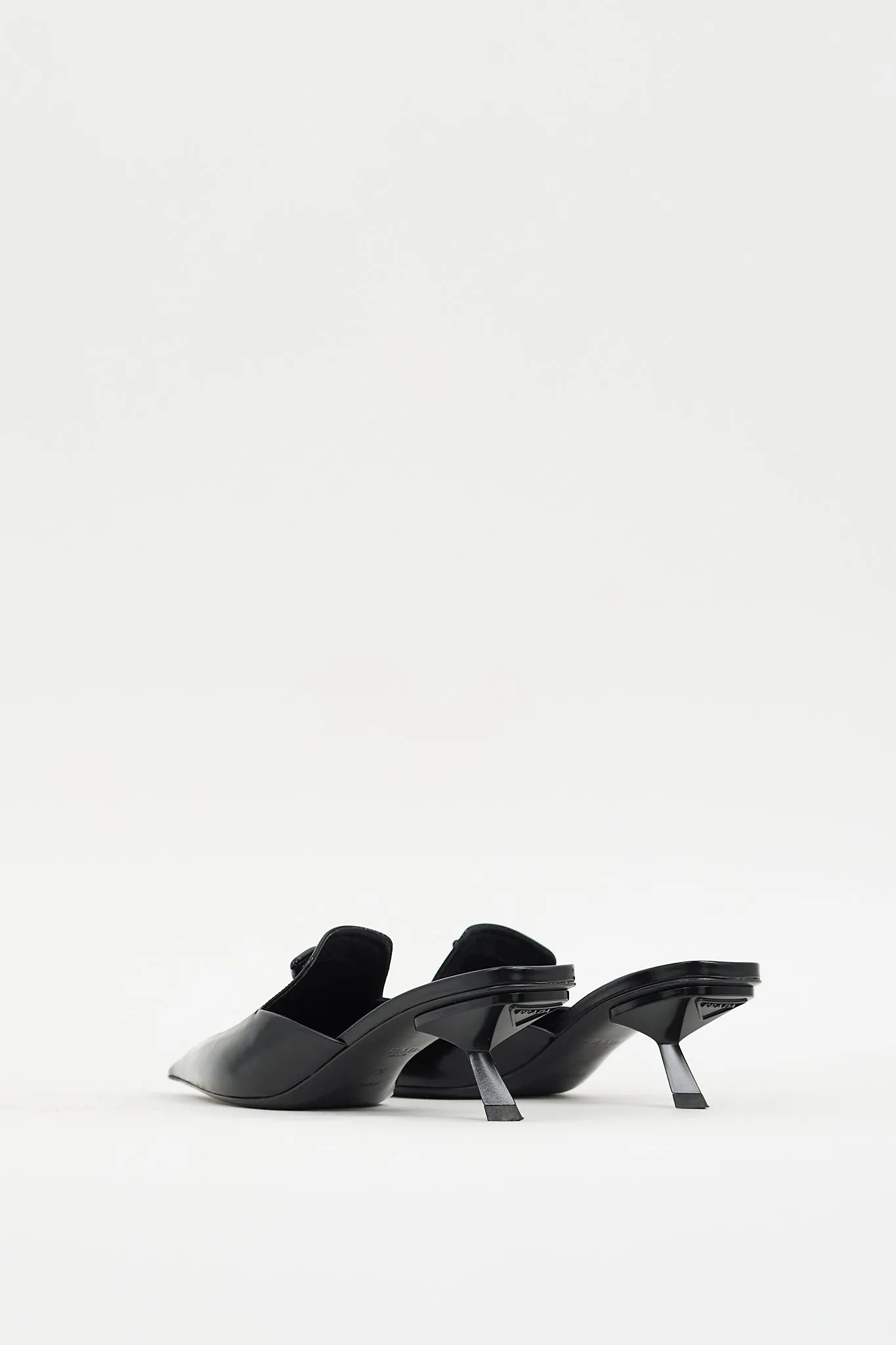 Black Leather Pointed Toe Logo Mule