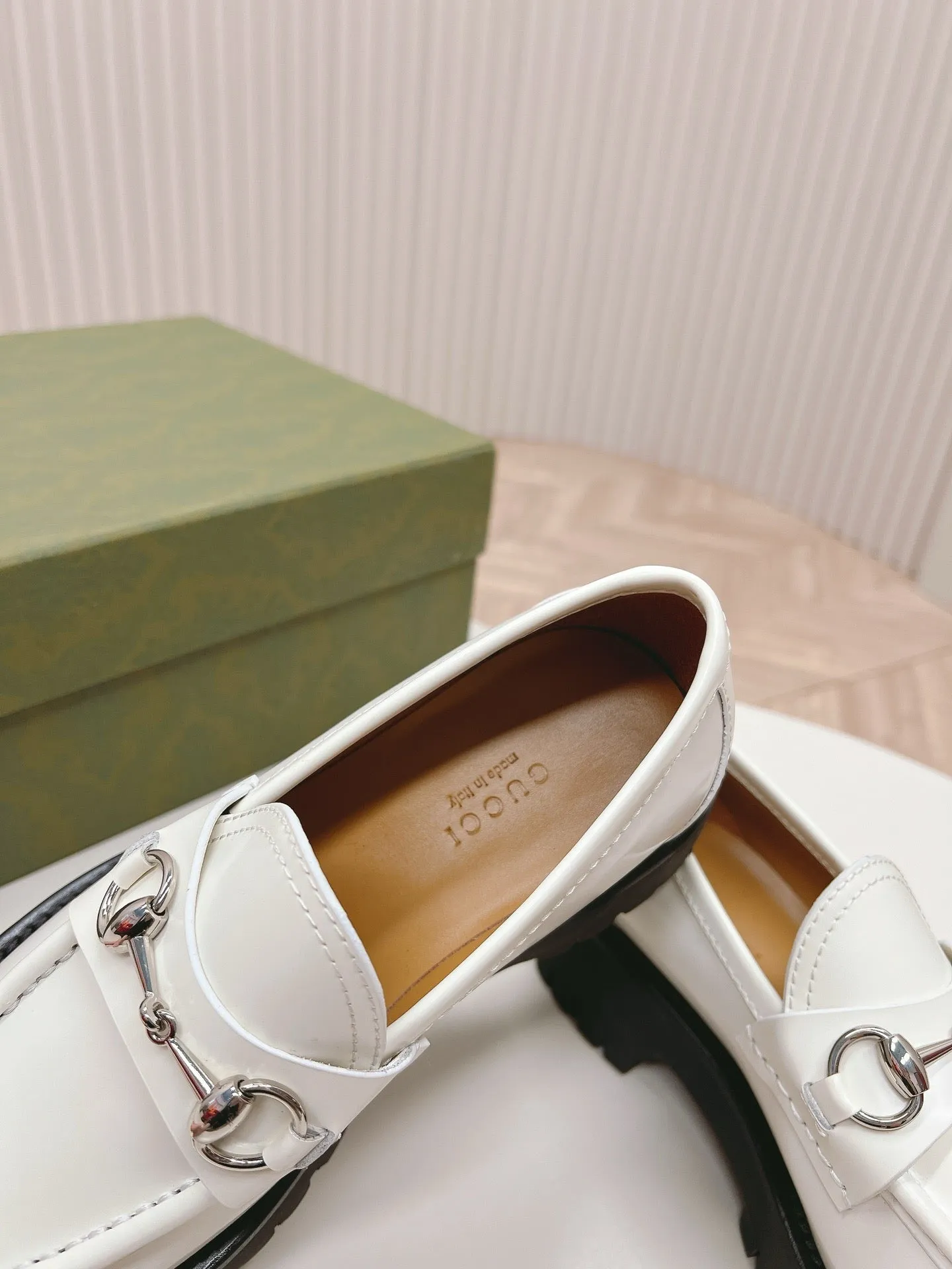 SE1512 GUCCI Women's loafer with Horsebit / Size5-11