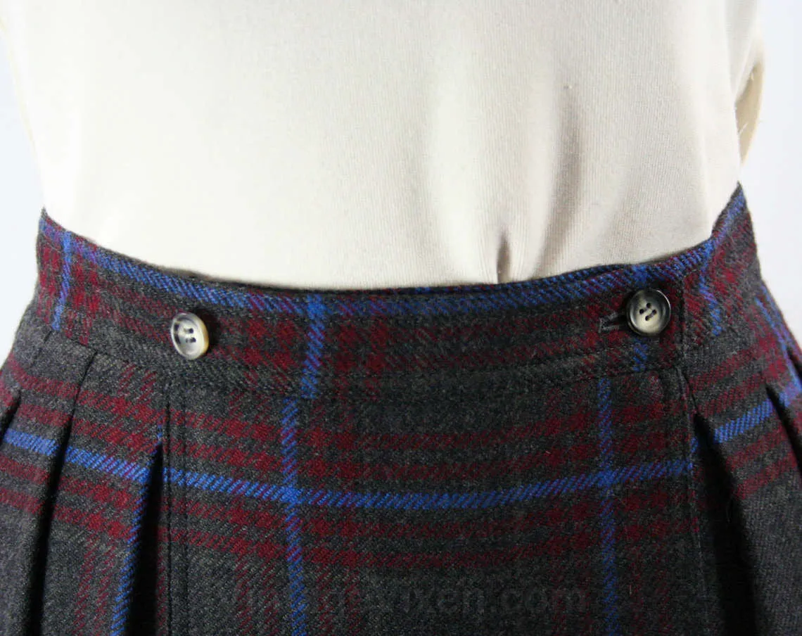 Size 6 Gucci Kilt Skirt - Cashmere & Wool Blend - Classic Fall Designer Preppy - Gray Blue Maroon Plaid - 80s 90s Made in Italy - Waist 25.5