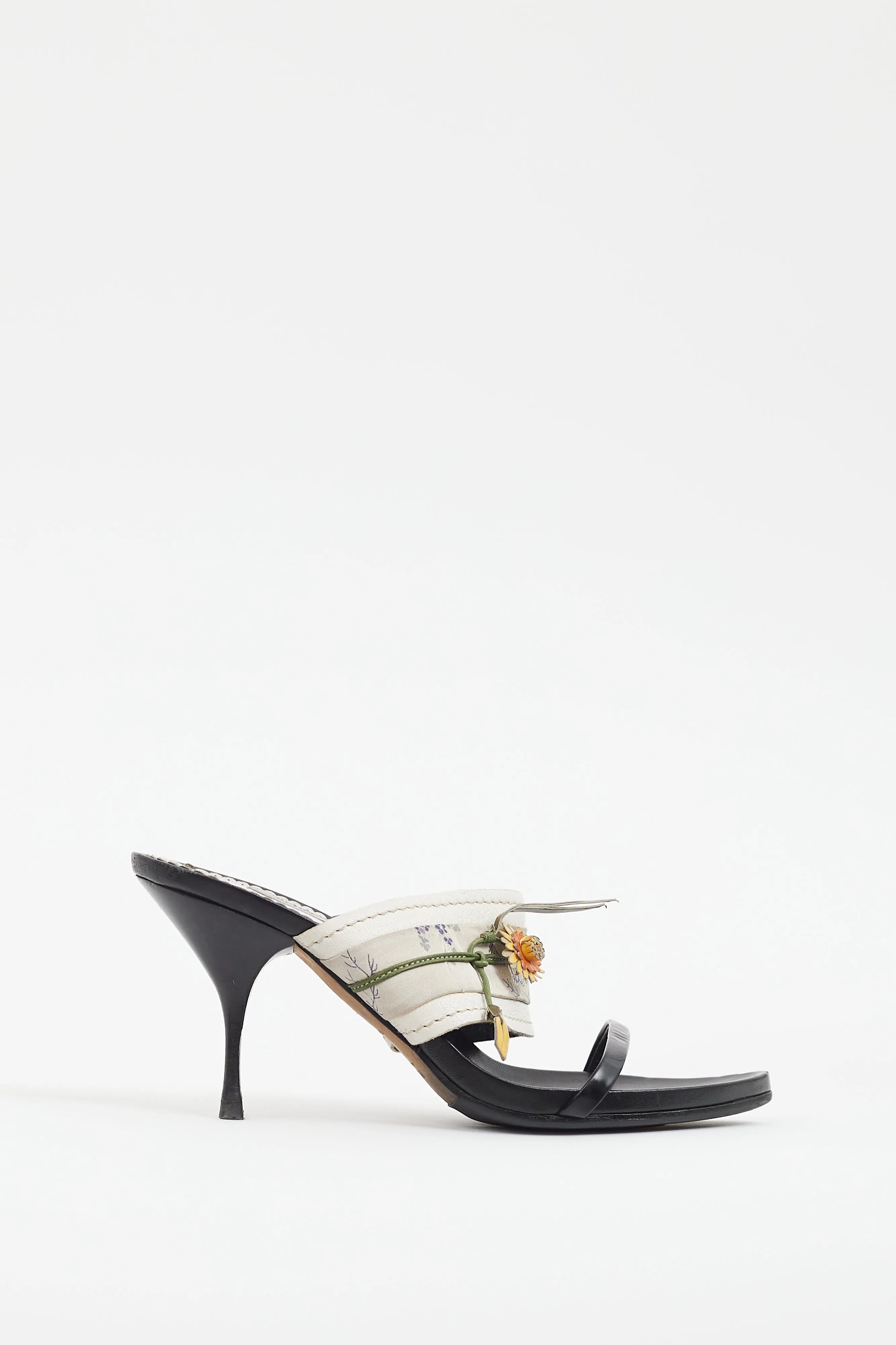 SS 2003 Black & White Floral Heeled Mule
