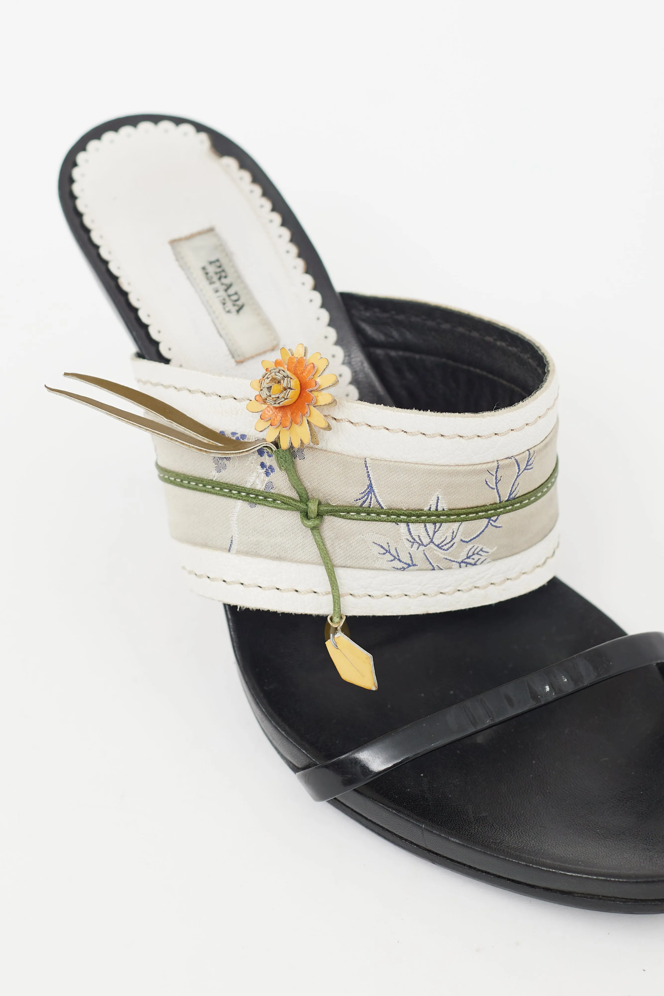 SS 2003 Black & White Floral Heeled Mule