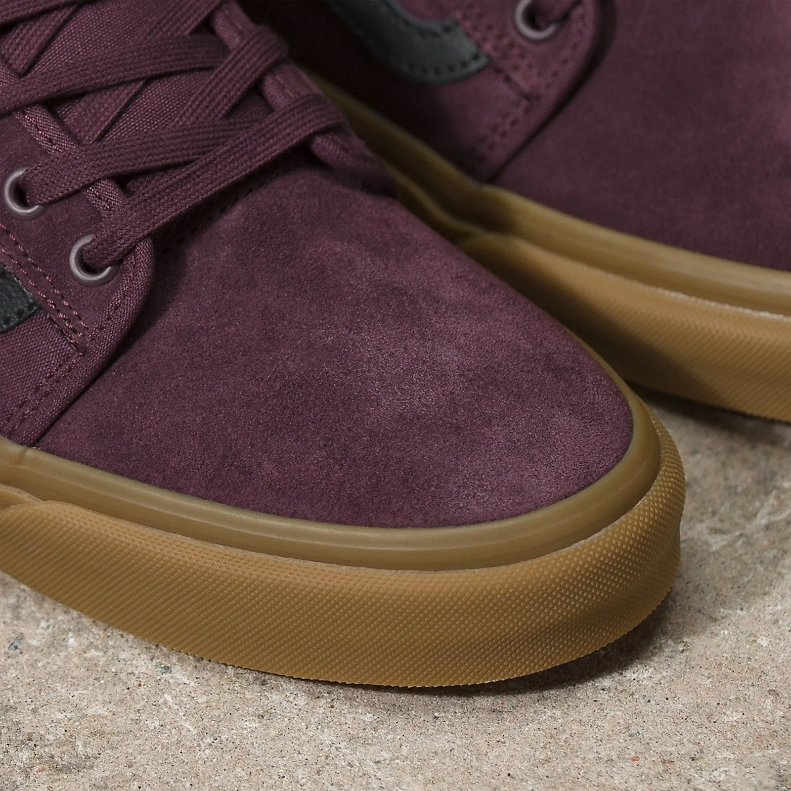 Vans Chukka Low Sidestripe Skateboard Shoe -Port/Gum