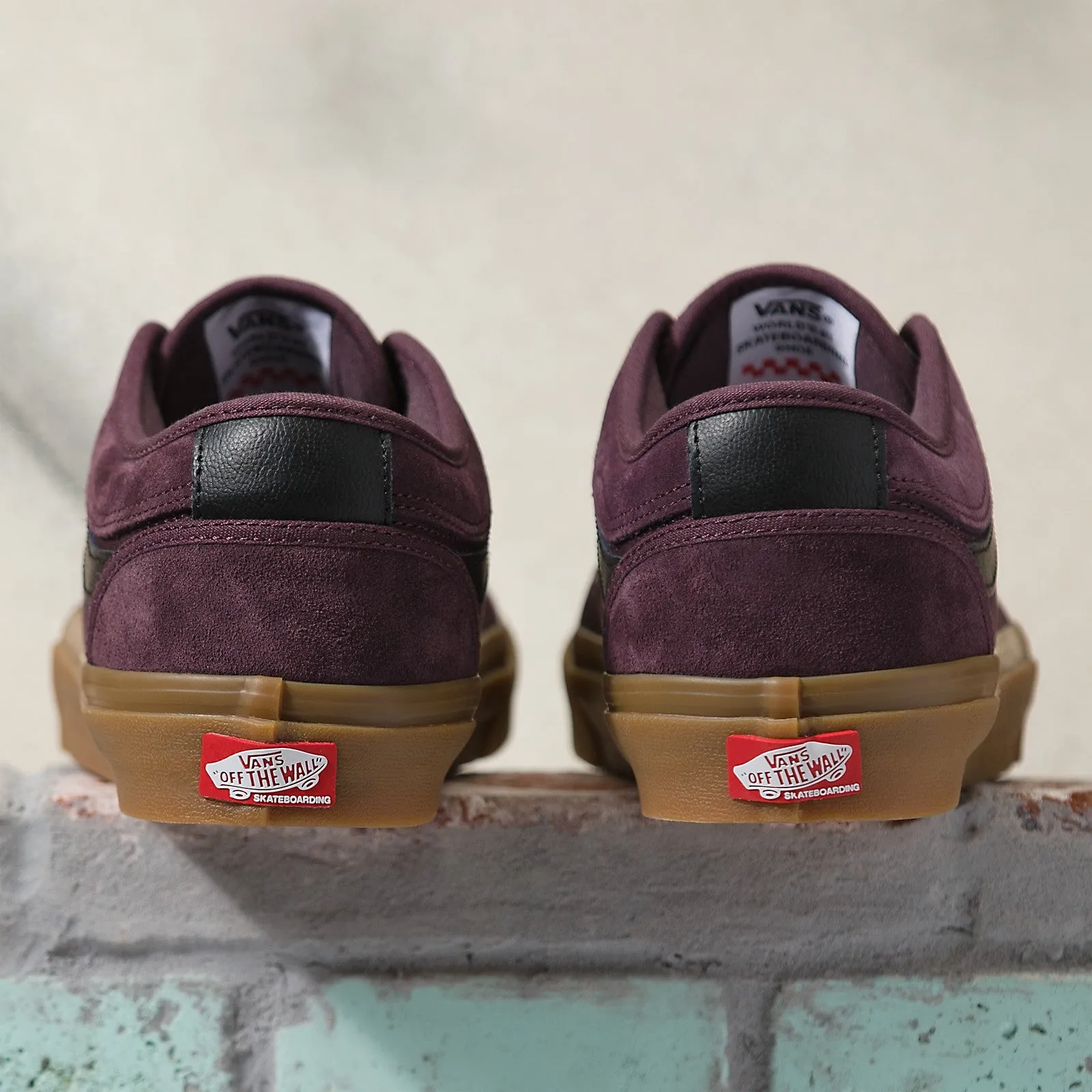 Vans Chukka Low Sidestripe Skateboard Shoe -Port/Gum